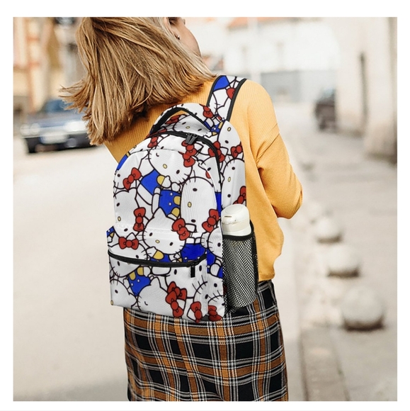 NWT KNAKHOF Hello Kitty Bookbag - Picture 2 of 9